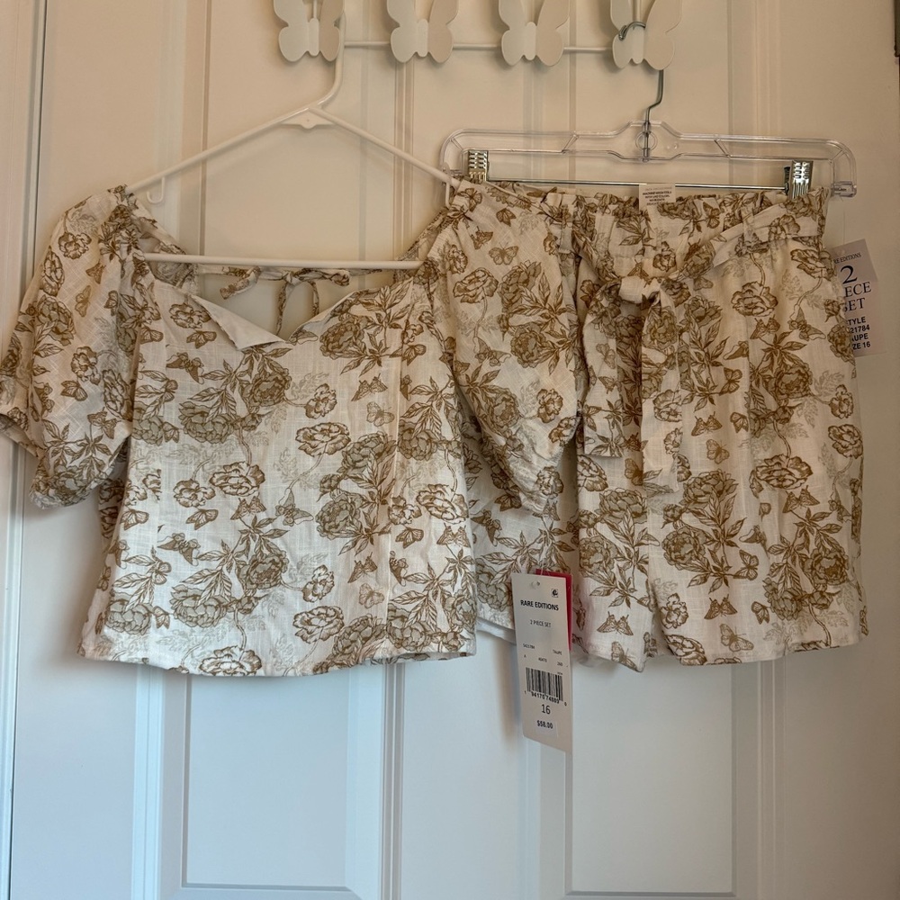 Rare Editions Linen Blend in Cream/Brown With Floral and Butterly Pattern. 16